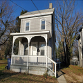 3bed 1ba available. Rent $800