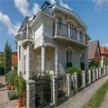 933 - Family House (ref. 8888688)