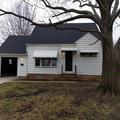 3bed 2bath available in 23830 Devoe Ave, Euclid, Rent $850