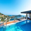 Luxury villa overlooking the bay of Villefranche-sur-Mer and Cap Ferrat