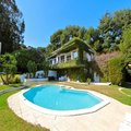 Lovely Villa Ideally Located In The Heart Of The Cap Ferrat (ref. 253236531295928)
