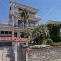 Lucrative rental 430 m², 6 apartments, 350 m to the sea, modern and fully furnished!