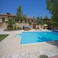 6 Bed Country House, 2 Guest Houses In Souni (ref. 11505-HES00409)