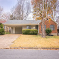 5300 Patrick Henry Dr, Memphis, TN 38134