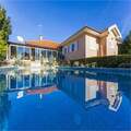 Villa With Pool, Garden And Barbecue Area (ref. 26797167)